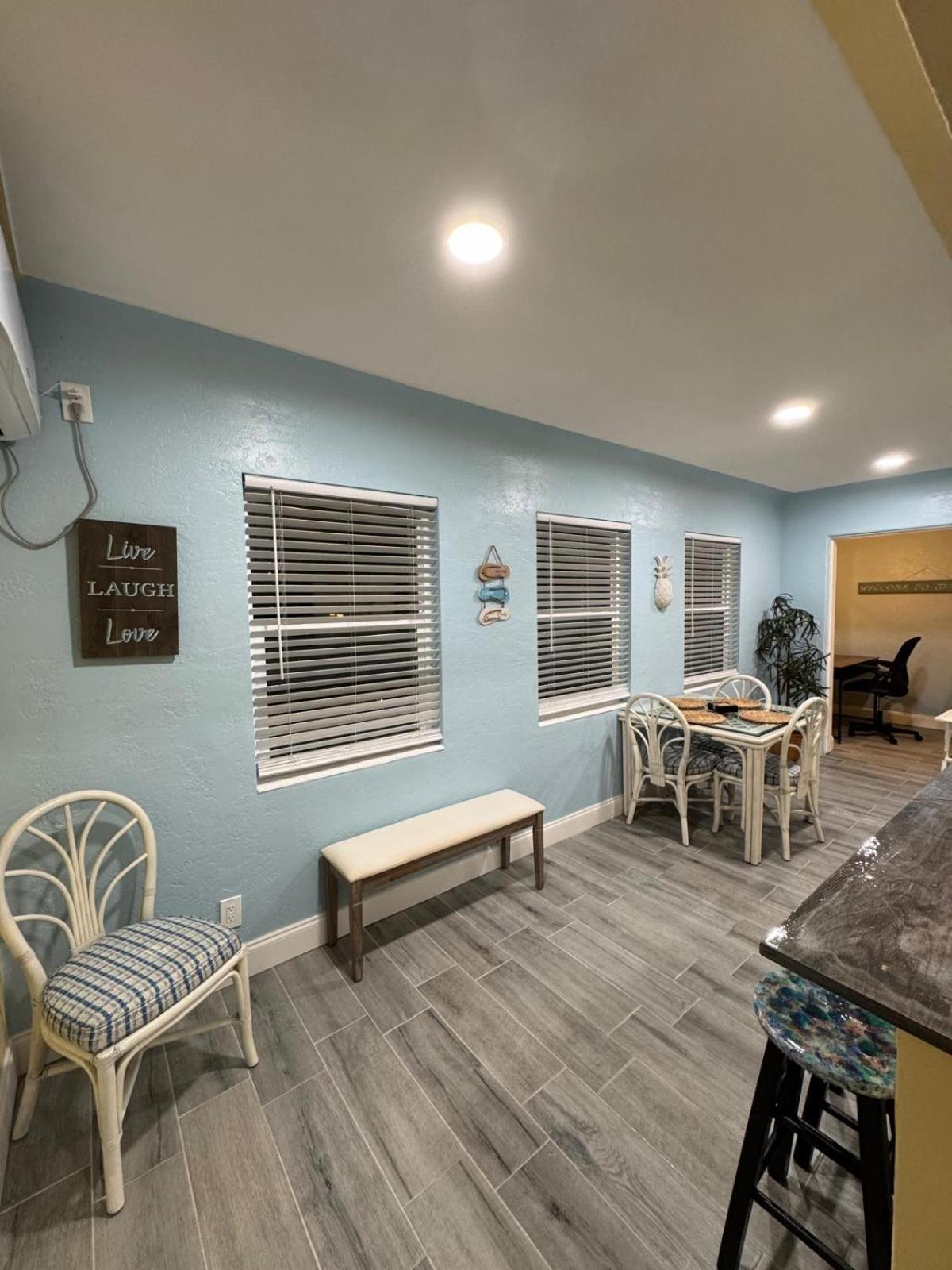 Gorgeous Beach Condo St. Petersburg Exterior photo