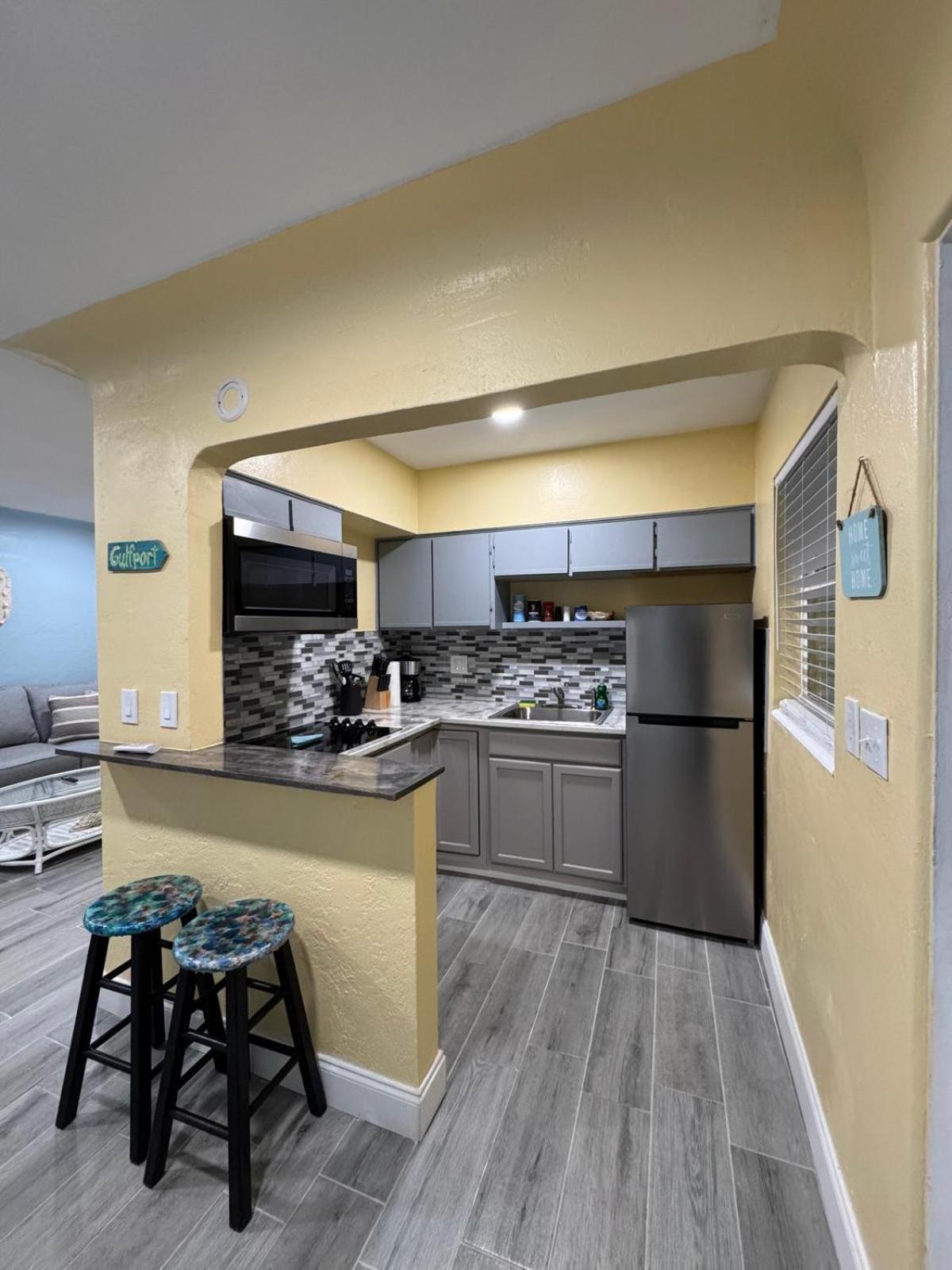 Gorgeous Beach Condo St. Petersburg Exterior photo
