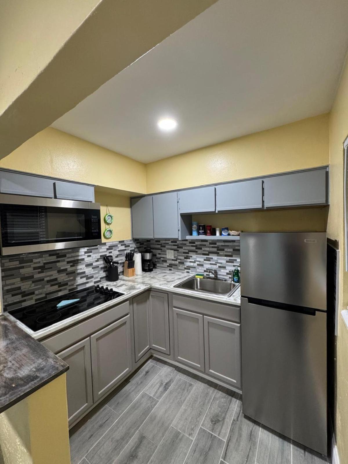 Gorgeous Beach Condo St. Petersburg Exterior photo